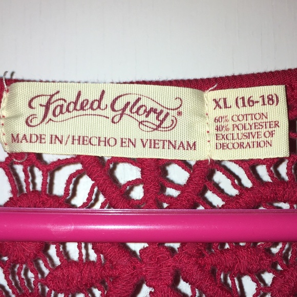 Red long sleeve - Picture 3 of 3